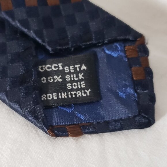 GUCCI Made in Italy 100% Silk Necktie - Black Brown Red Square - 3 3/4" x 58" - Picture 7 of 10